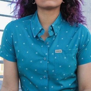 DIXXON Teal Short-Sleeve Button-Down Shirt with Small White Cross Print